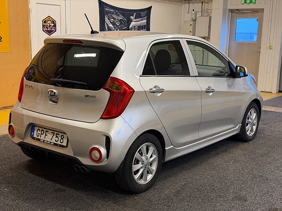 Kia Picanto 5 of 17