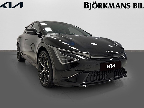 Kia EV6 3 of 5