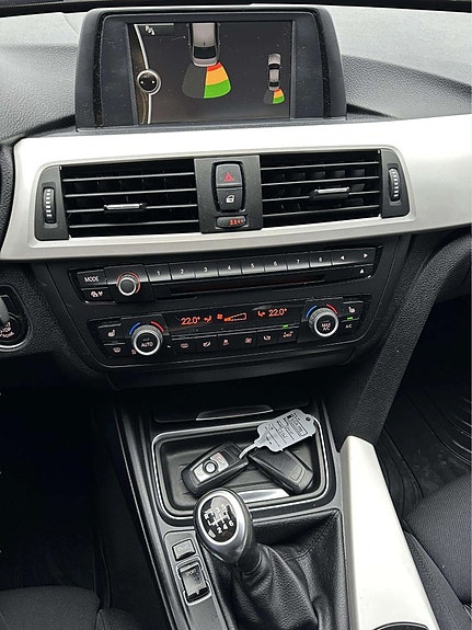 BMW 320 17 of 24