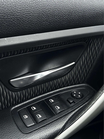 BMW 320 19 of 24
