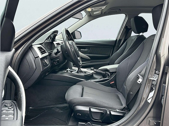 BMW 320 13 of 24