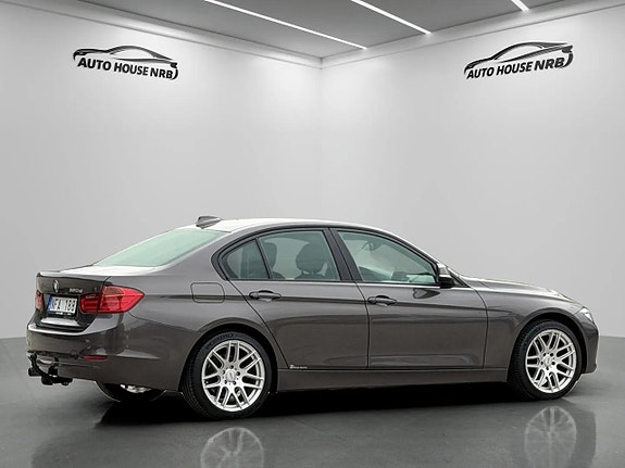 BMW 320 11 of 24