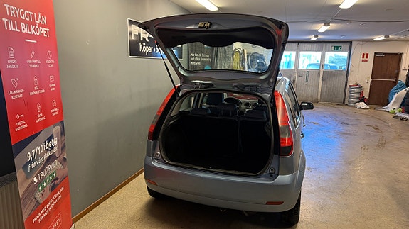 Ford Fiesta 9 of 11