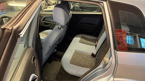 Ford Fiesta 6 of 11