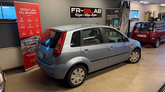 Ford Fiesta 3 of 11