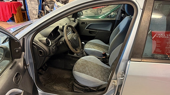Ford Fiesta 7 of 11