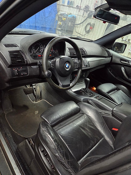 BMW X5 21 of 30