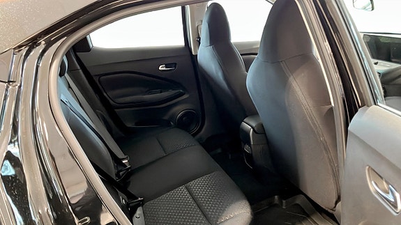 Nissan Juke 5 of 9