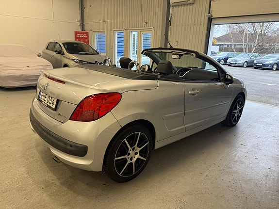 Peugeot 207 CC 10 of 13