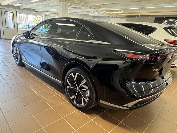 Mazda 6 3 of 5