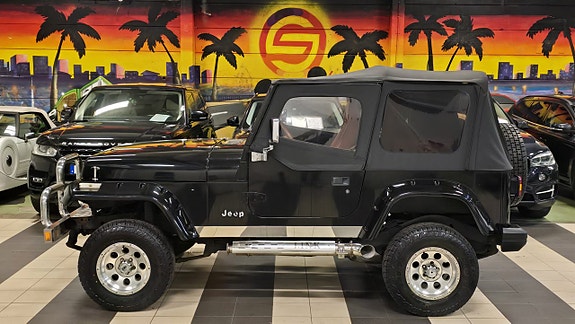 Jeep Wrangler 7 of 11
