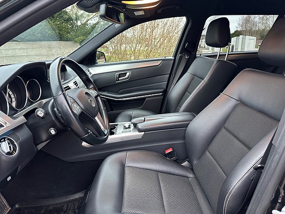 Mercedes-Benz E220 11 of 18