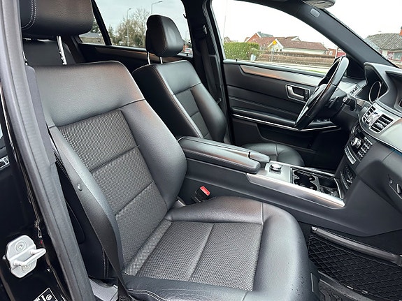 Mercedes-Benz E220 17 of 18