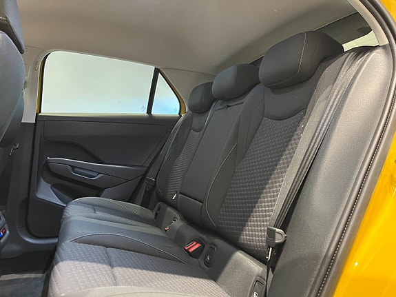 Volkswagen T-Roc 10 of 22