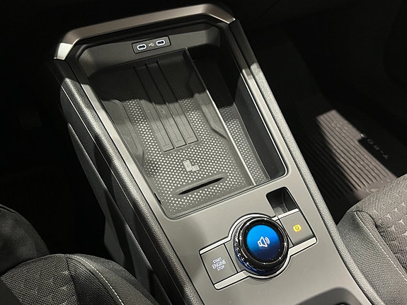 Volkswagen T-Roc 18 of 22