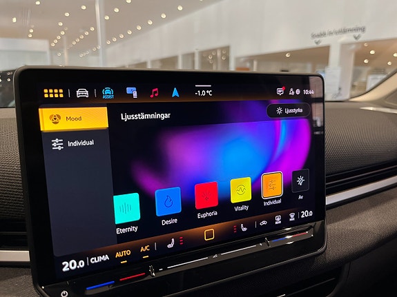 Volkswagen T-Roc 22 of 22