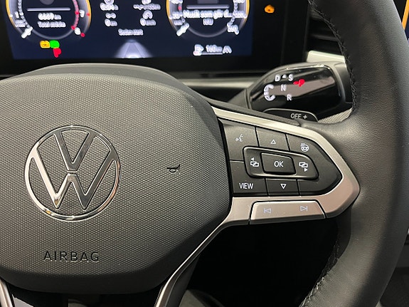Volkswagen T-Roc 17 of 22