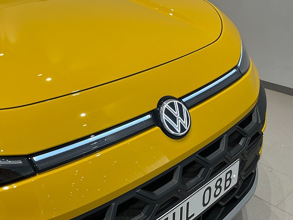 Volkswagen T-Roc 3 of 22