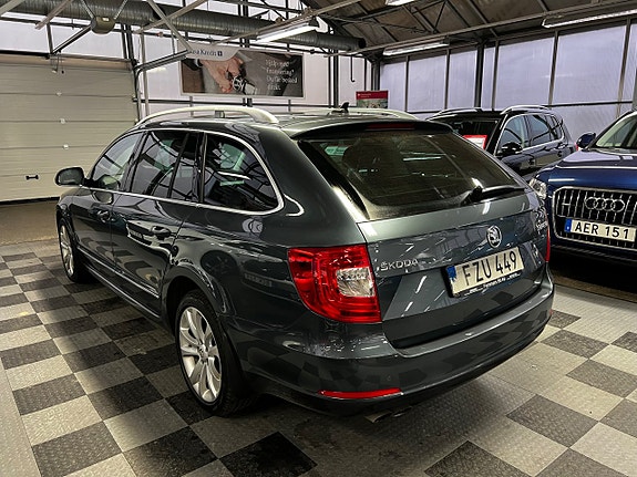 Skoda Superb 3 of 5