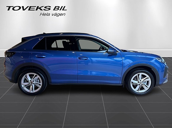 Volkswagen T-Roc 2 of 14