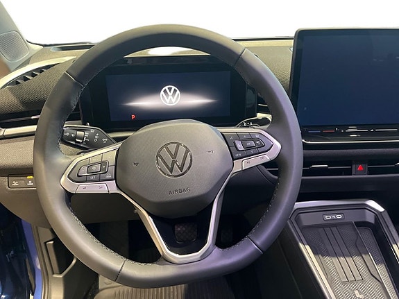 Volkswagen T-Roc 11 of 14