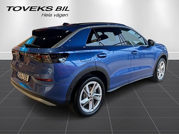 Volkswagen T-Roc 3 of 14
