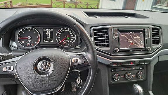 Volkswagen Amarok 6 of 10