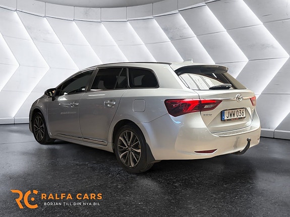 Toyota Avensis 4 of 5