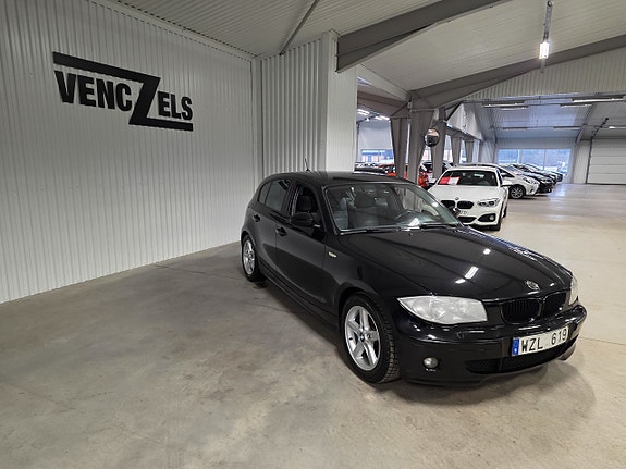 BMW 118i 2 of 5