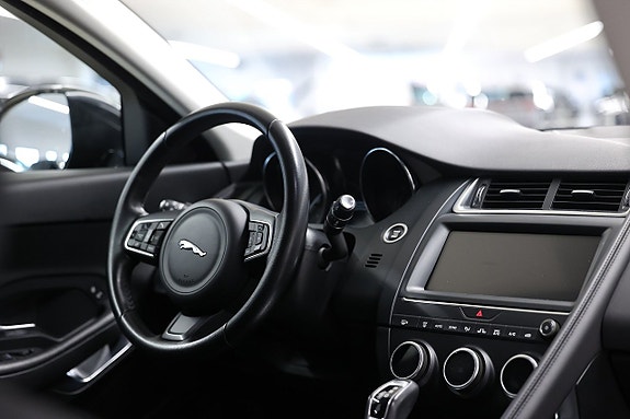 Jaguar E-PACE 14 of 21
