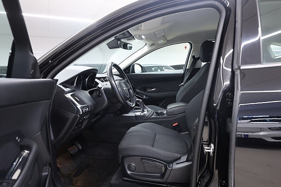 Jaguar E-PACE 16 of 21