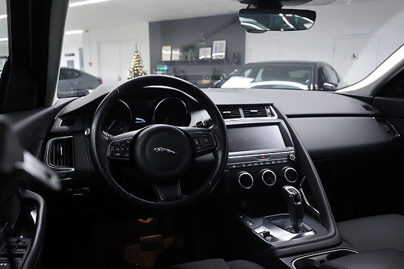 Jaguar E-PACE 17 of 21