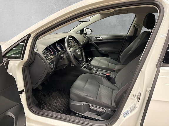 Volkswagen Golf VII 10 of 24