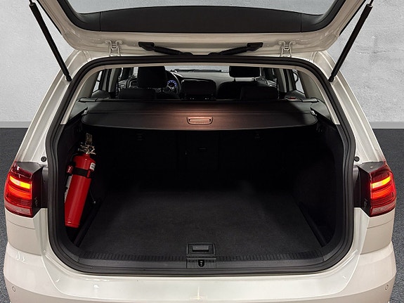 Volkswagen Golf VII 9 of 24