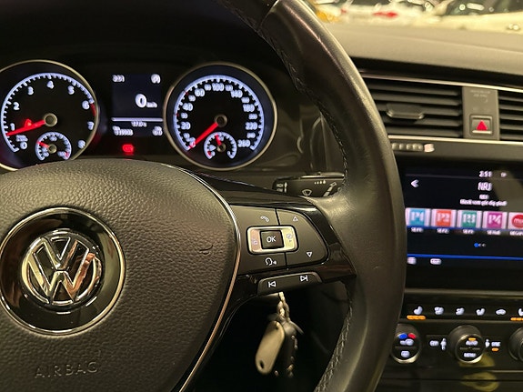 Volkswagen Golf VII 16 of 24