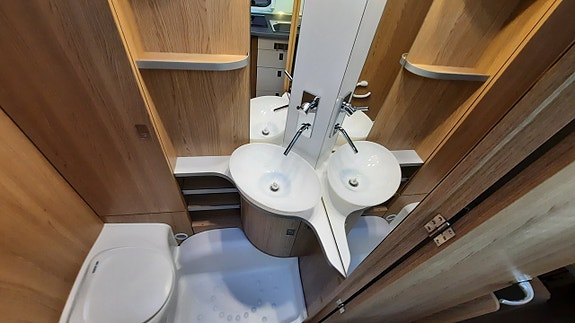 Bürstner Averso plus 510 TK Dropdown  DB 15 of 21