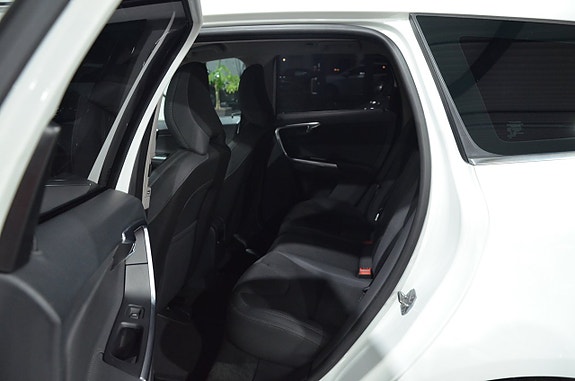 Volvo XC60 16 of 20