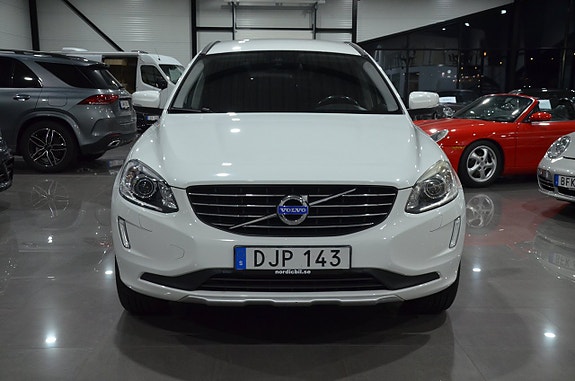 Volvo XC60 2 of 20