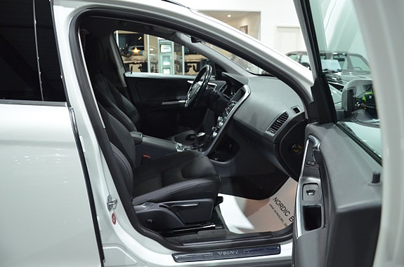 Volvo XC60 14 of 20
