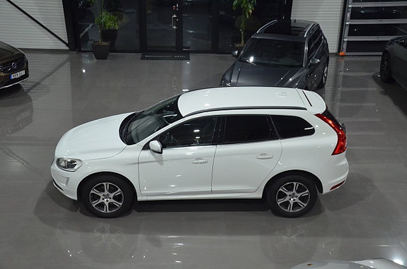 Volvo XC60 9 of 20