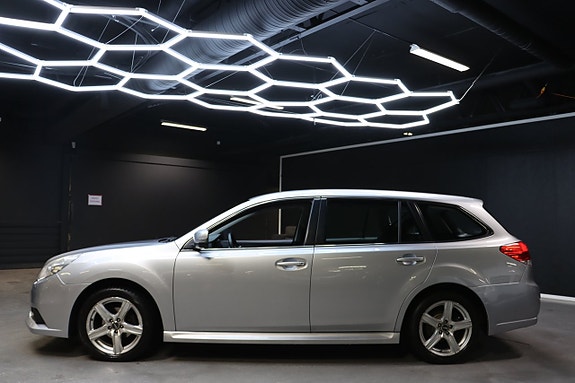 Subaru Legacy 3 of 5
