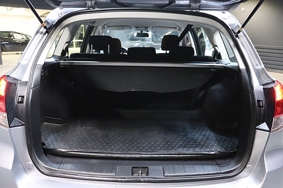 Subaru Legacy 5 of 5