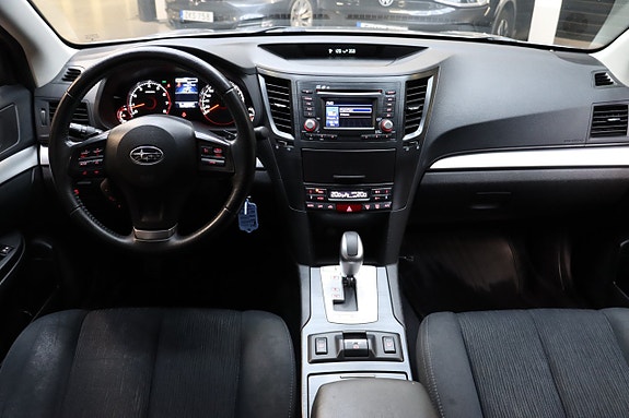 Subaru Legacy 18 of 27