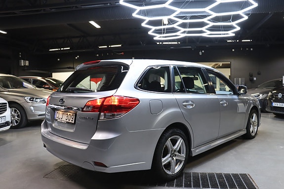 Subaru Legacy 7 of 27