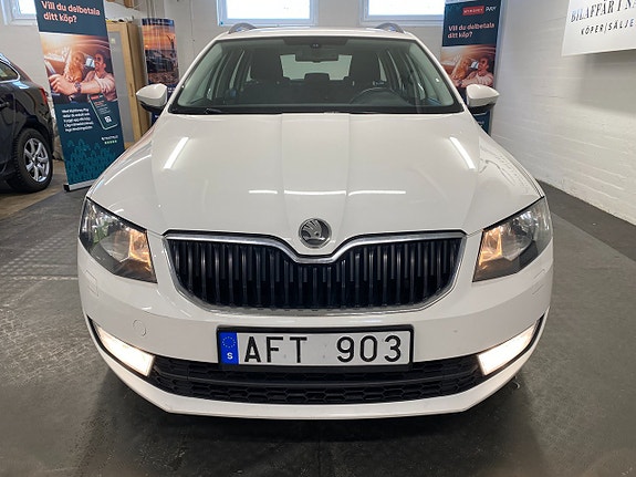 Skoda Octavia 2 of 5