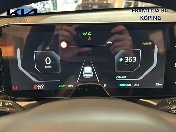 Kia EV9 10 of 21