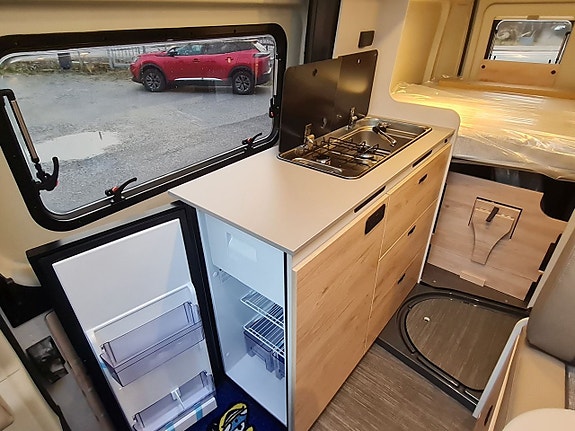 Dethleffs GlobeTrail 540 DR automat, dieselvärme, extra säng, kanonfin 12 of 23