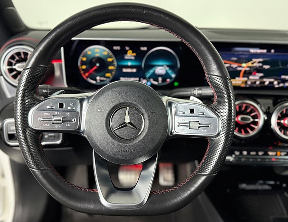 Mercedes-Benz CLA200 14 of 25