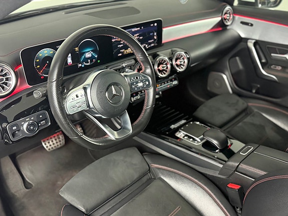 Mercedes-Benz CLA200 11 of 25