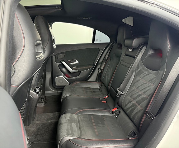 Mercedes-Benz CLA200 13 of 25